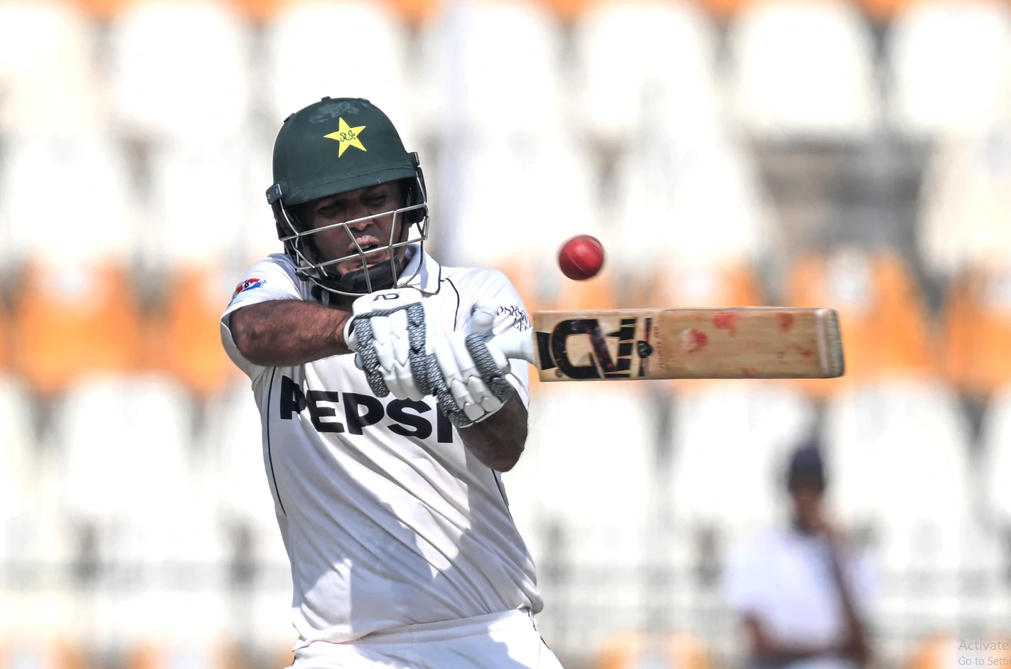 England 239-6 in second Test after Sajid strikes for Pakistan