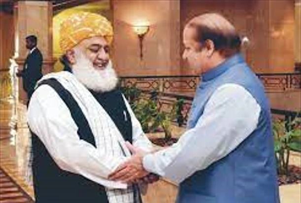 Maulana Fazl in Lahore for meeting Nawaz Sharif on constitutional amendments