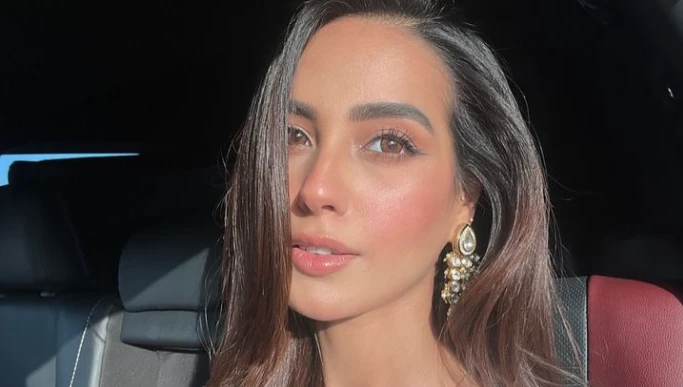 Iqra Aziz treats fans with Go-To make up look in GRWM reel