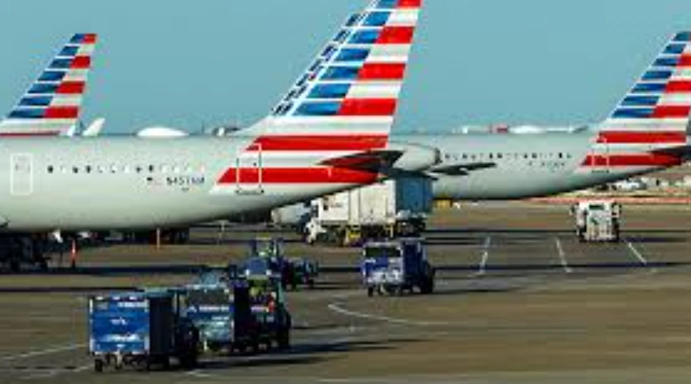 American Airlines reports loss on costs from new labor contract