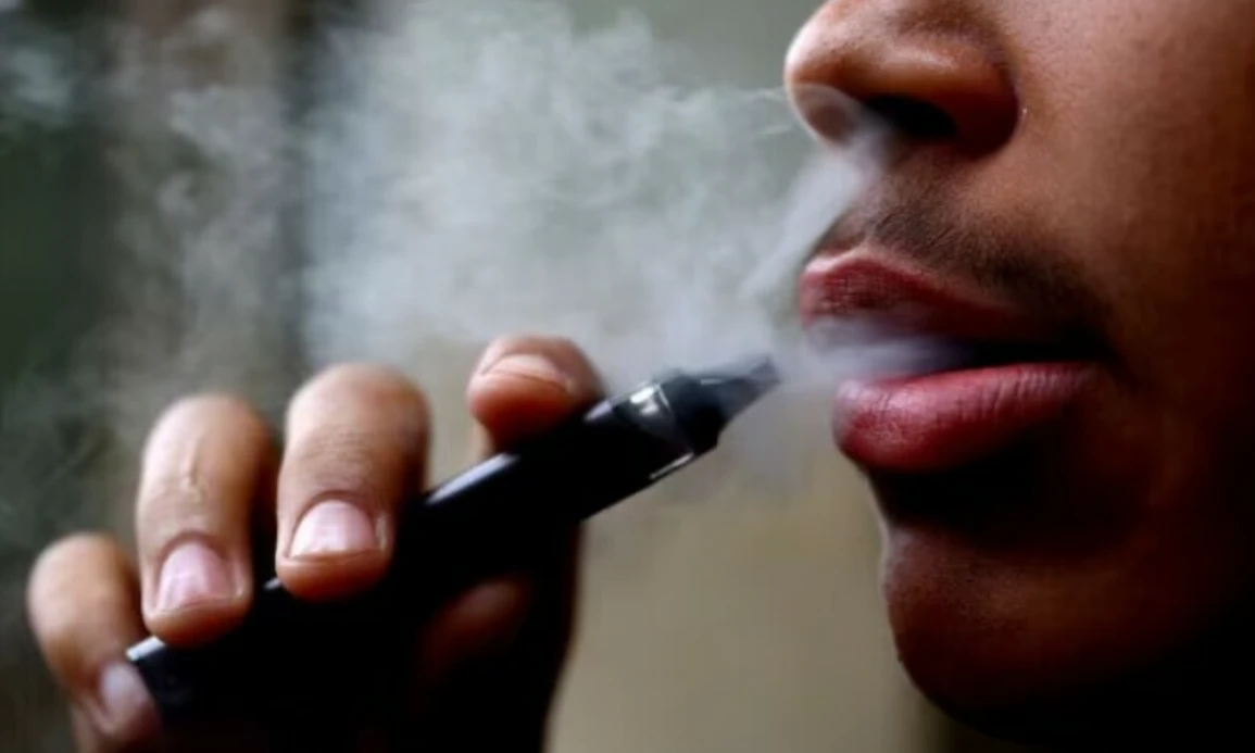 UK to ban disposable vapes