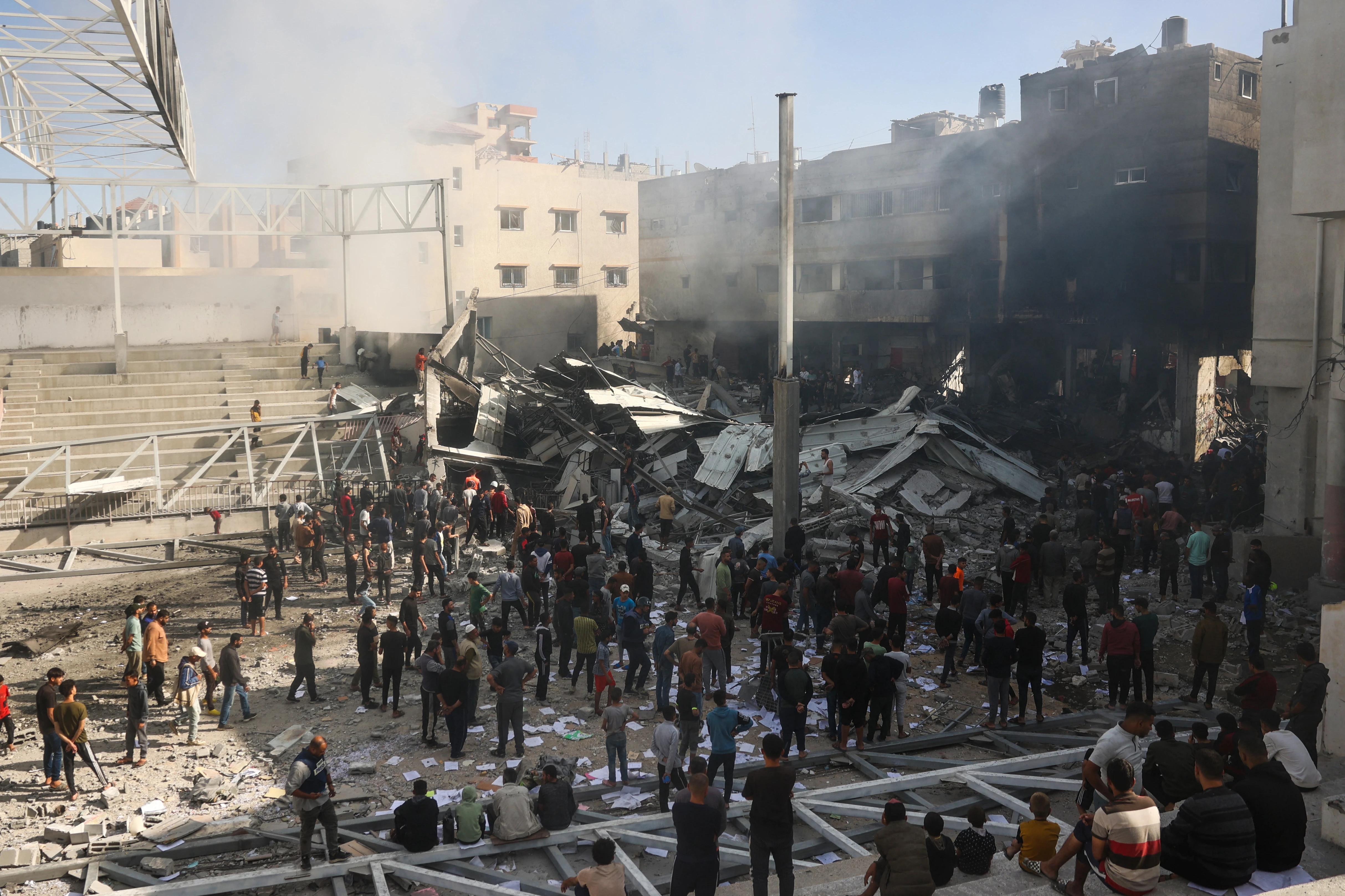 Israeli airstrikes target aid queue in Northern Gaza, resulting in 12 deaths