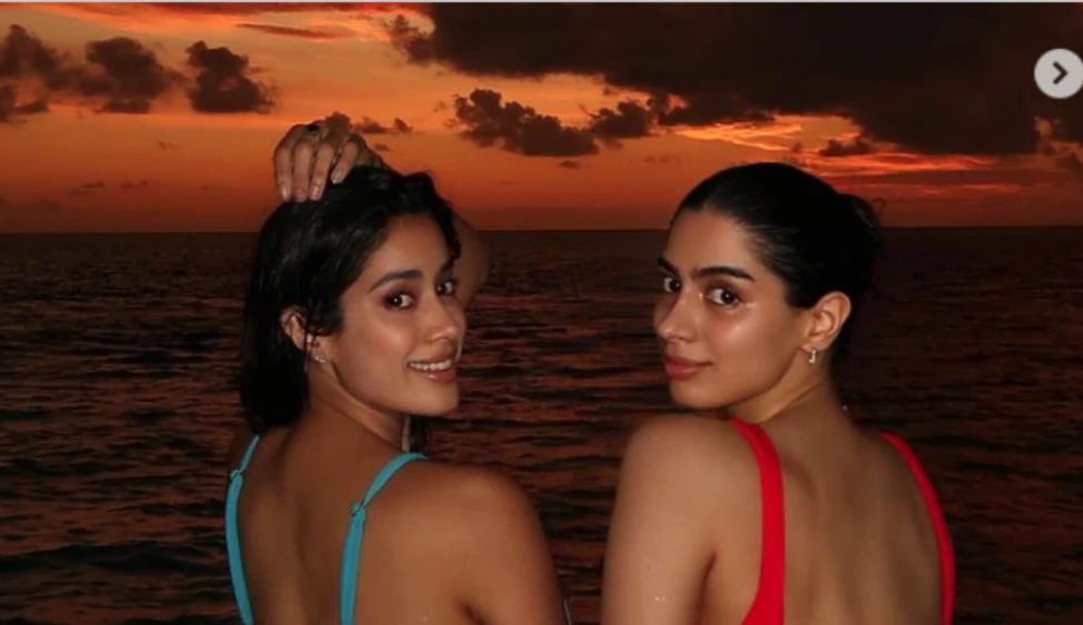 Janhvi, Khushi Kapoor slip into hot beach-wears while soaking in spectacular sunset