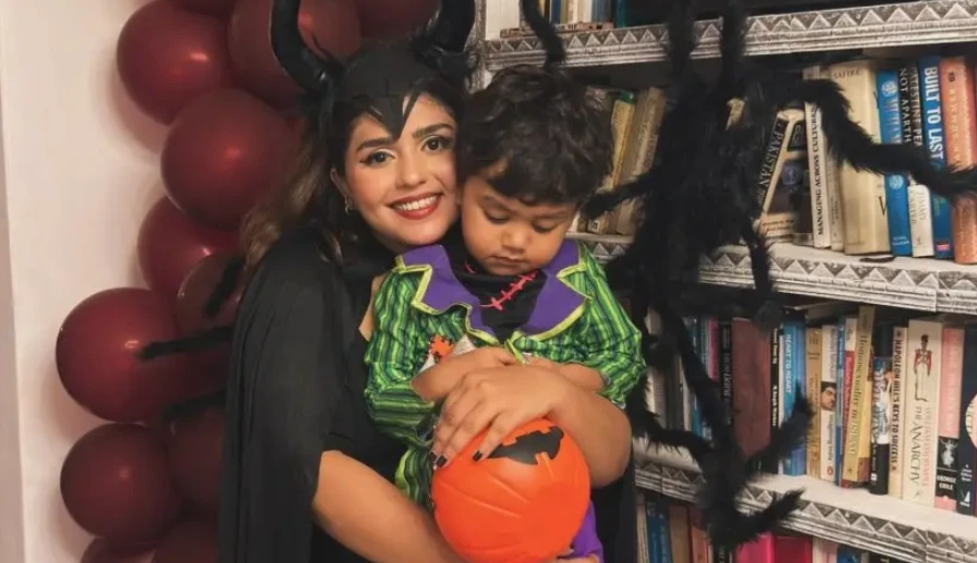 Anumta Qureshi celebrated Halloween party with son, pictures go viral