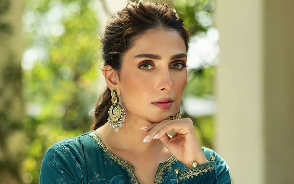 Ayeza Khan asks fans to suggest male co-star for her next project