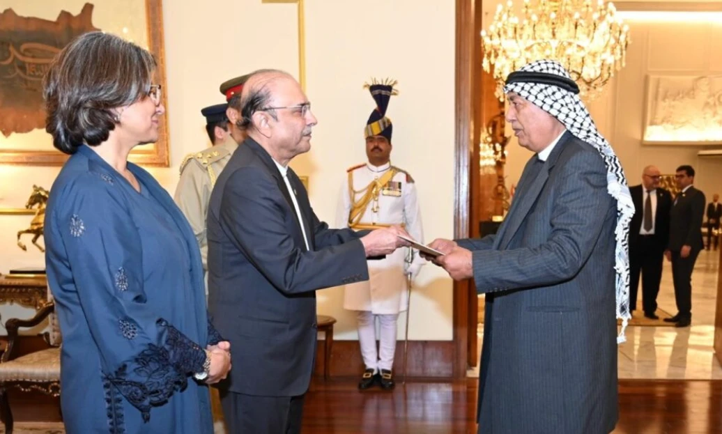 Envoys present credentials to President