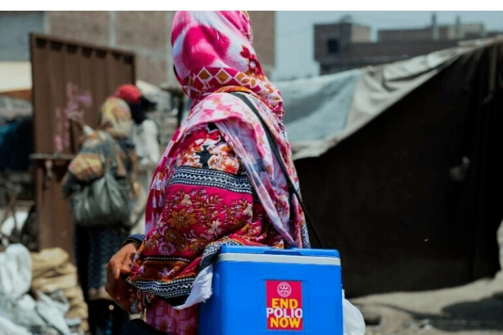 Man tortures female polio worker, cop in Lahore