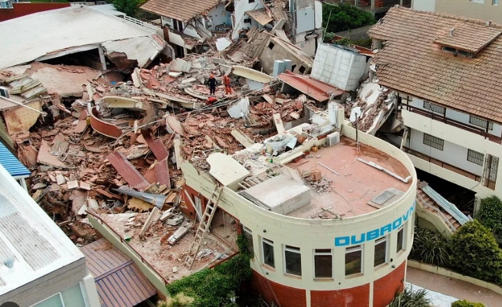 One dead, several missing in Argentina hotel collapse