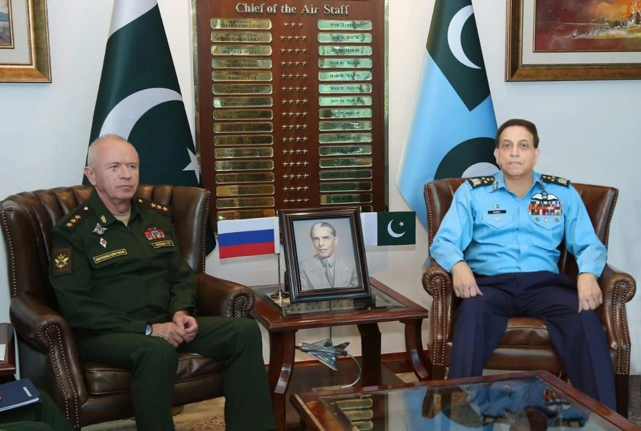 Russian deputy defence minister discusses military cooperation with Pakistan’s Air Chief