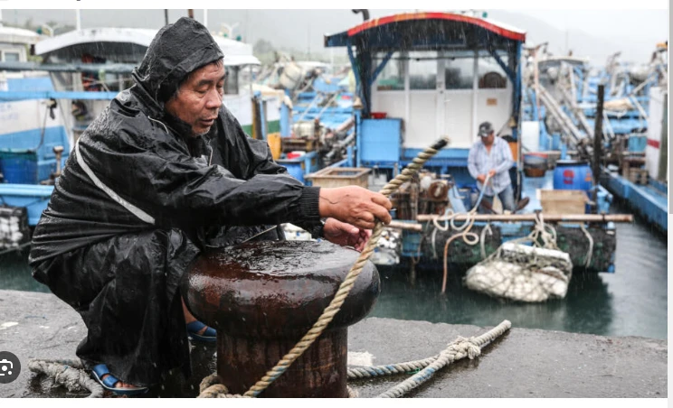 Taiwan battens down for Super Typhoon Kong-rey