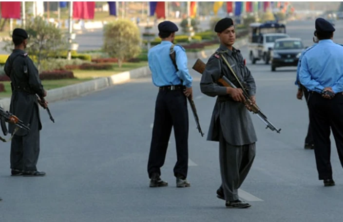 Police shut down several bank branches in Islamabad for violating security SOPs