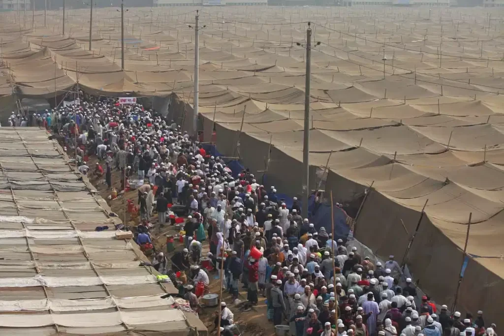 First phase of Raiwind Tableeghi Ijtema concludes with prayers, participants begin departure