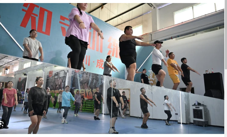 Chinese slimmers trim down at weight-loss camps