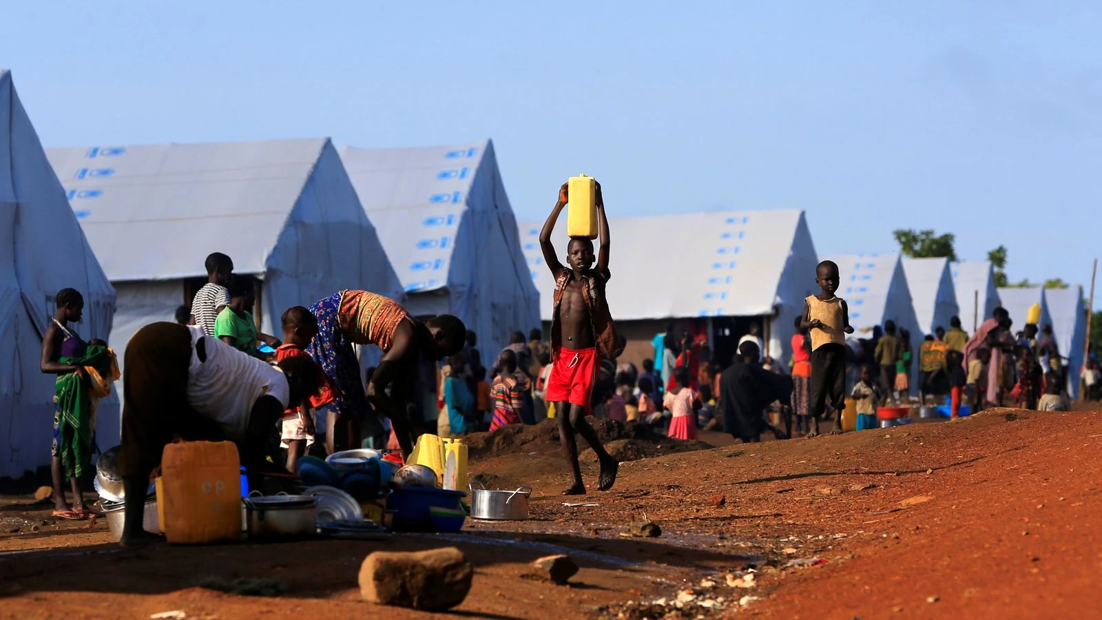 Lightning strike at Uganda refugee camp leaves 14 dead