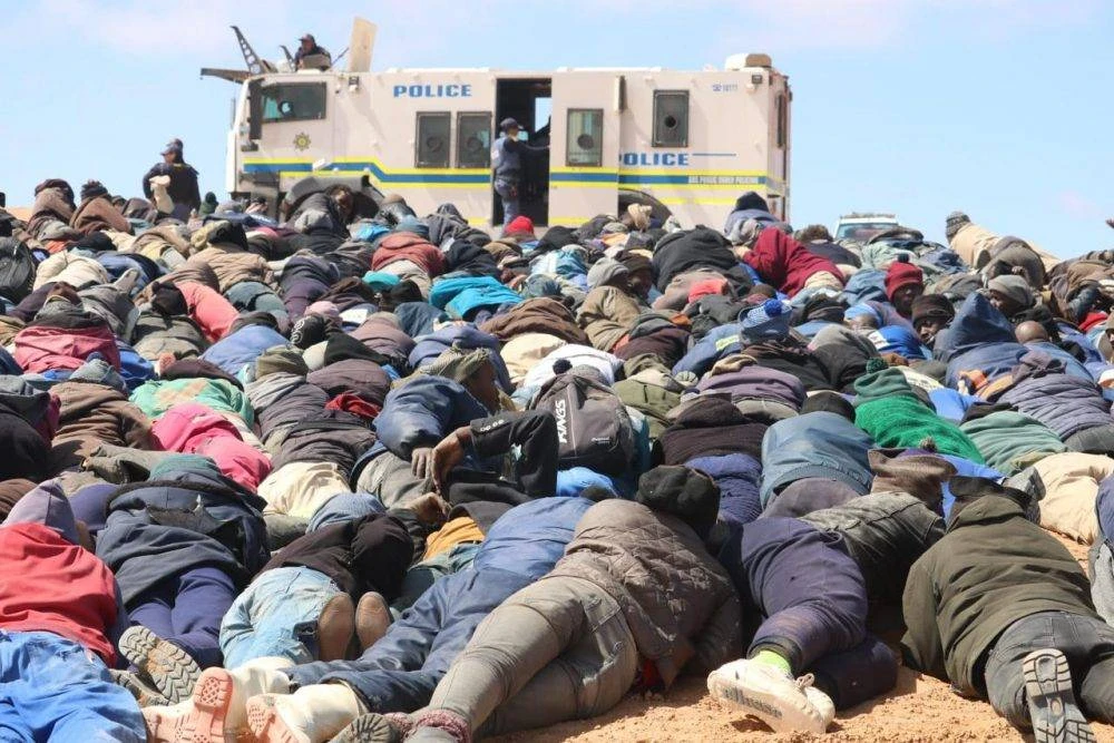 South African police arrest 565 illegal miners