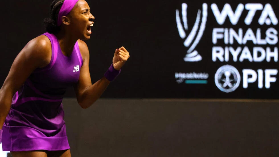 Gauff defeats Swiatek to secure semifinal spot at WTA finals