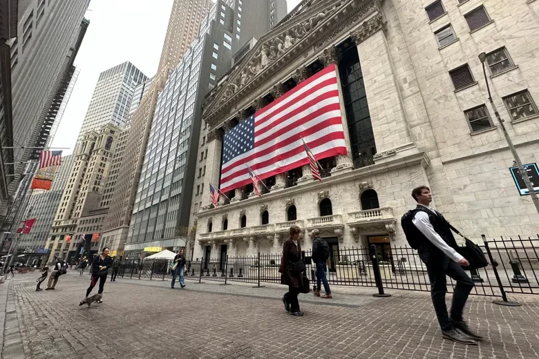 US stocks edge higher on Election Day