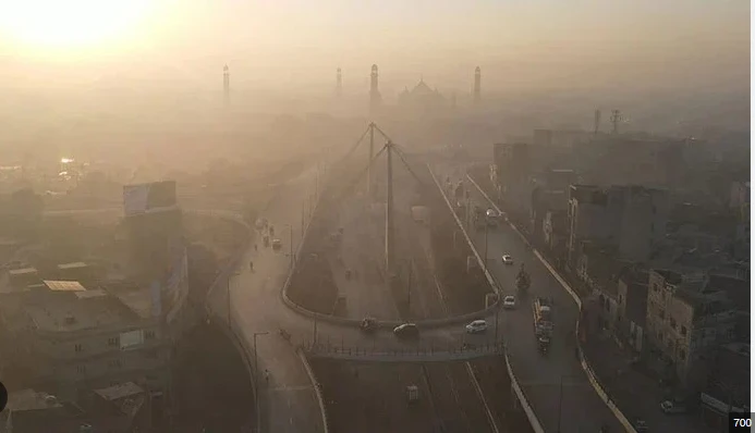 Smog refuses to relent as AQI 673 again makes Lahore world’s most polluted city