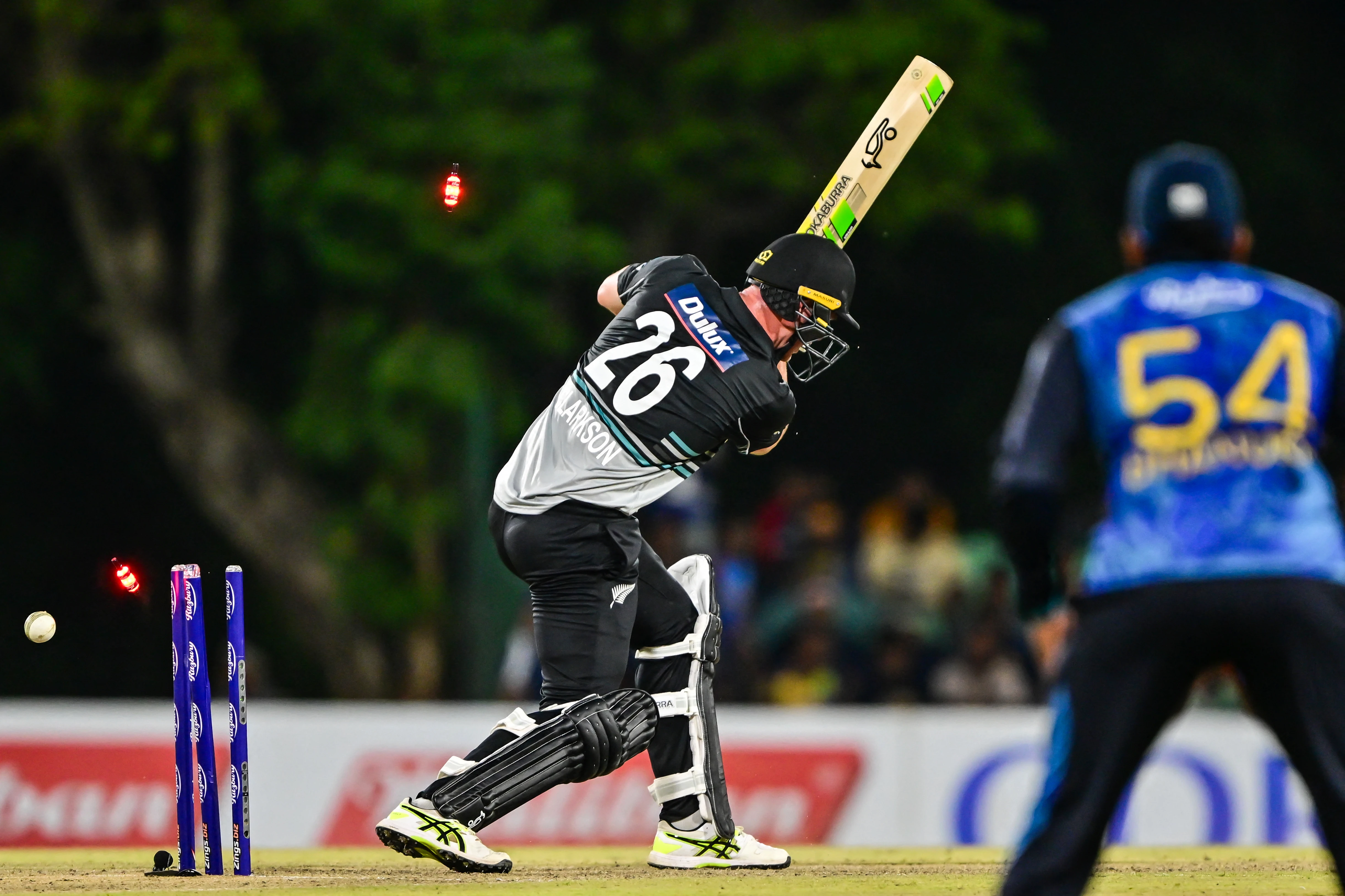 New Zealand collapses to 108 in second T20 against Sri Lanka