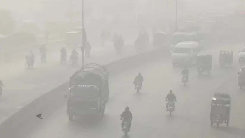 Lahore records highest AQI level as smog blankets city