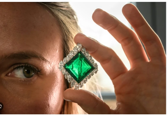 Aga Khan emerald fetches record $9 million in Geneva auction