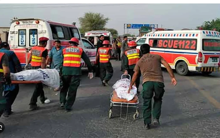 University girl dies, 13 injured in Lodhran road accident