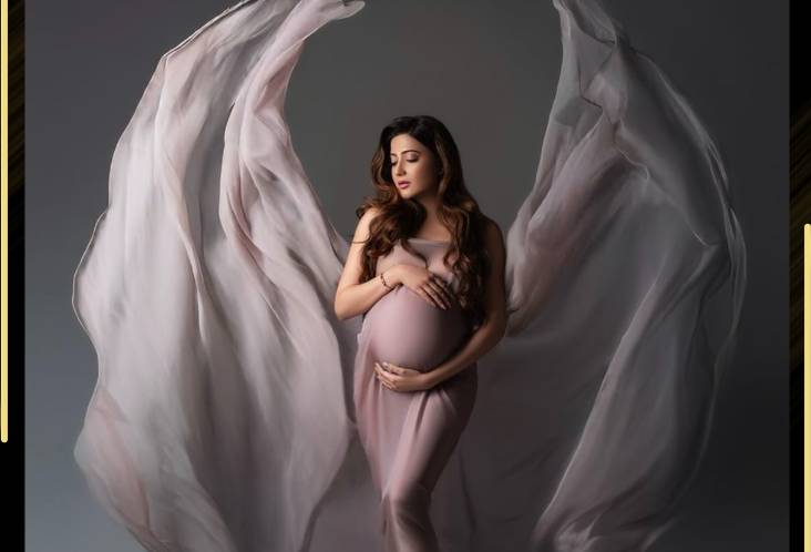 Aymen Saleem announces her pregnancy