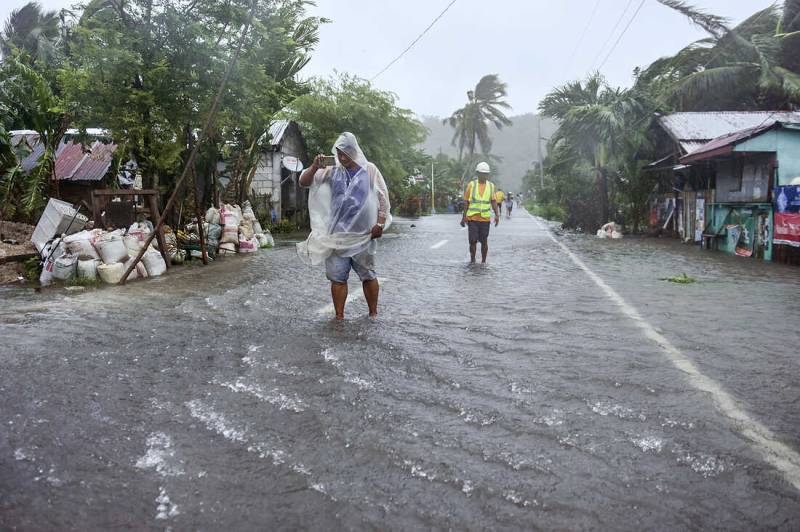 Super Typhoon slams into the Philippines, triggering widespread alerts