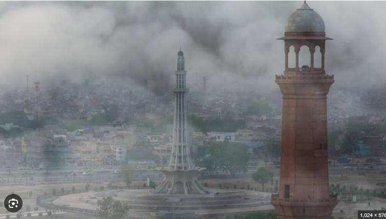 Smog refuses to relent as Lahore again tops list of world’s most-polluted cities