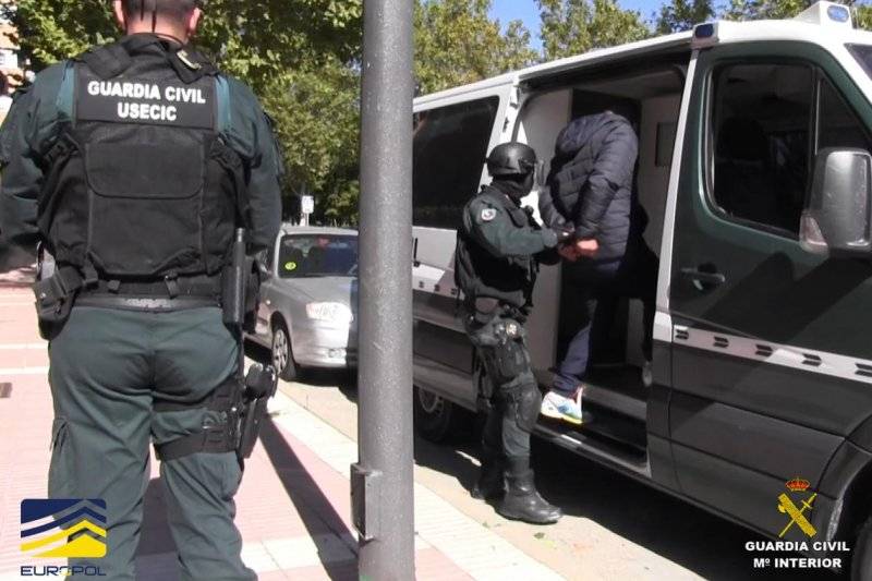 Spanish authorities arrest seven Britons in massive drug haul