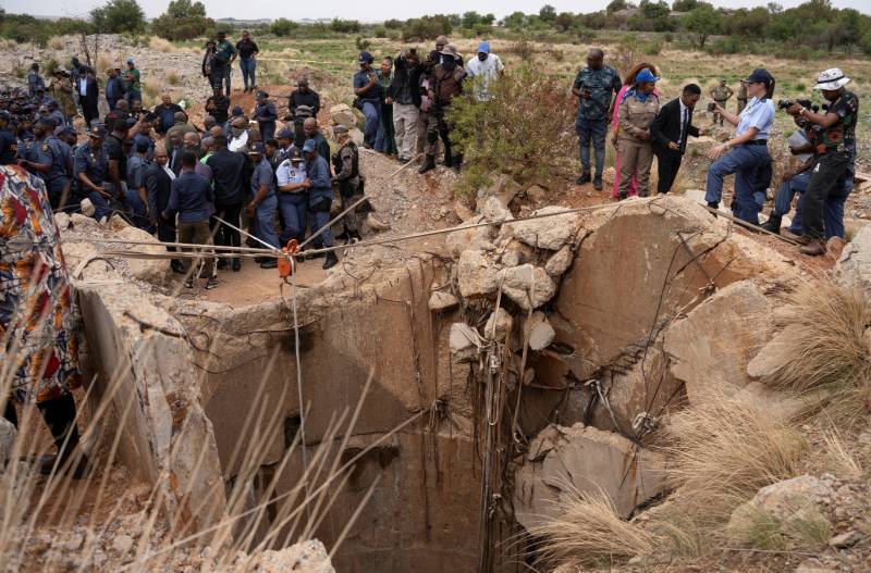 Illegal miners reportedly 'starving' in prolonged South Africa standoff