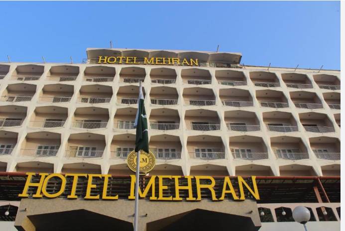 Fire breaks out in Karachi’s Mehran Hotel