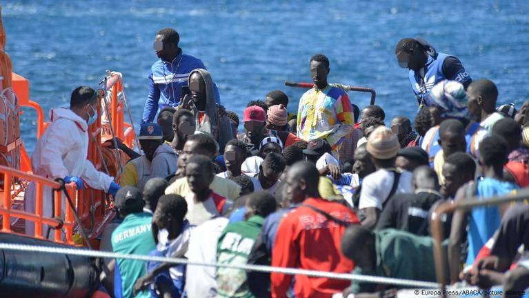 Spain to regularise tens of thousands more migrants per year