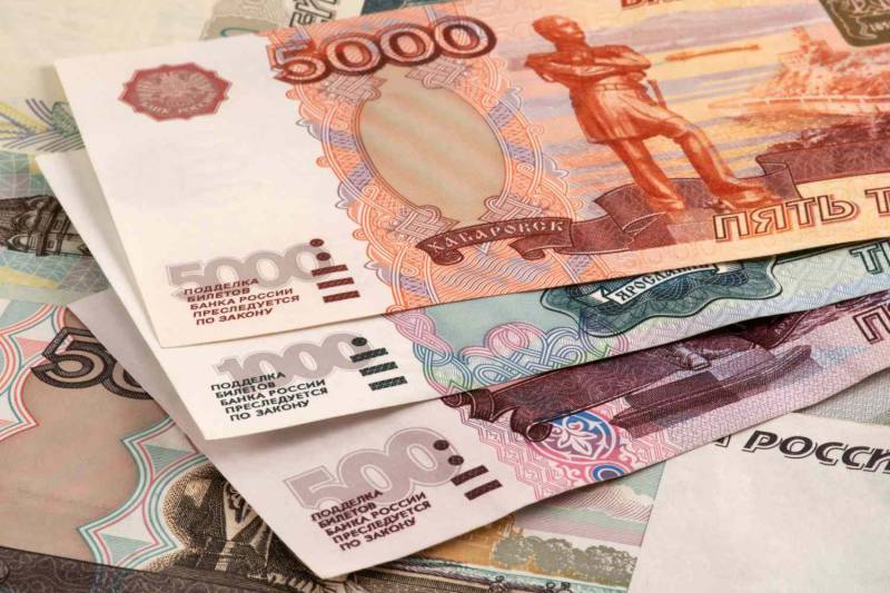 Russian ruble plummets to lowest value against USD since March 2022