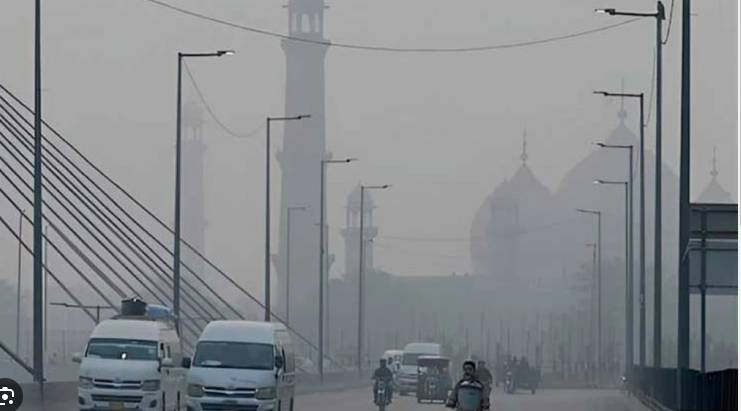 Smog level rises again: Lahore’s AQI reaches 250 points