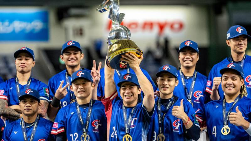 F-16 fighter jets to welcome Taiwan's baseball team home