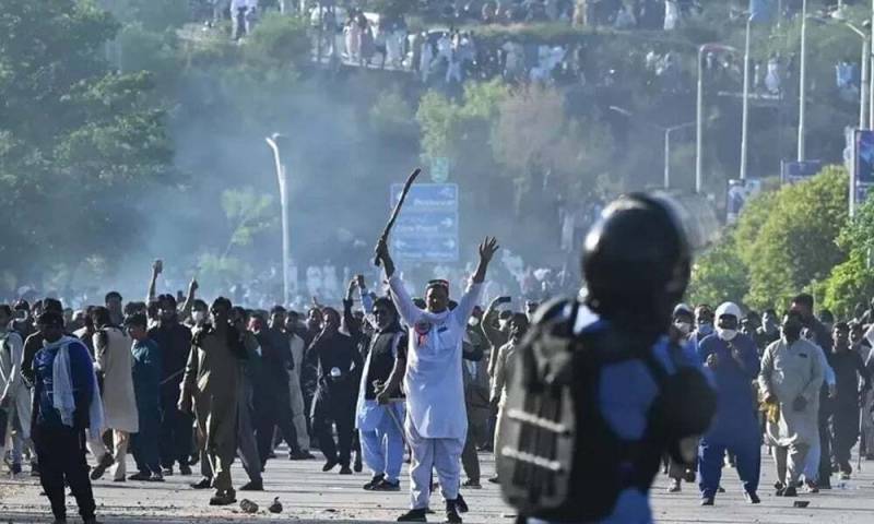 Rangers push PTI protesters back