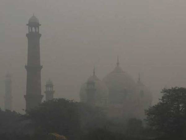 Pakistan declared second most polluted country; Lahore ranks third globally