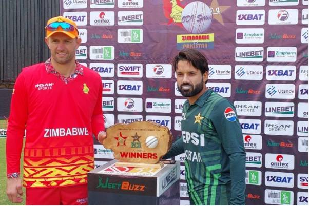 Unchanged Pakistan bat first in final ODI against Zimbabwe