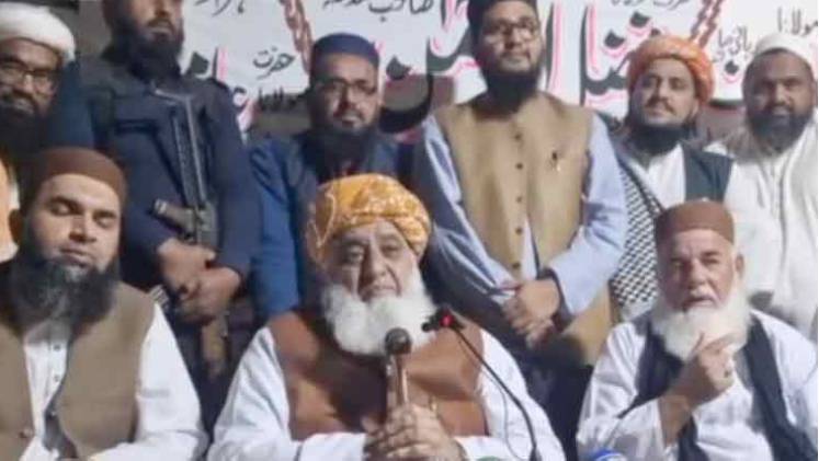 Fazl denounces Islamabad incidents, calls for govt's resignation