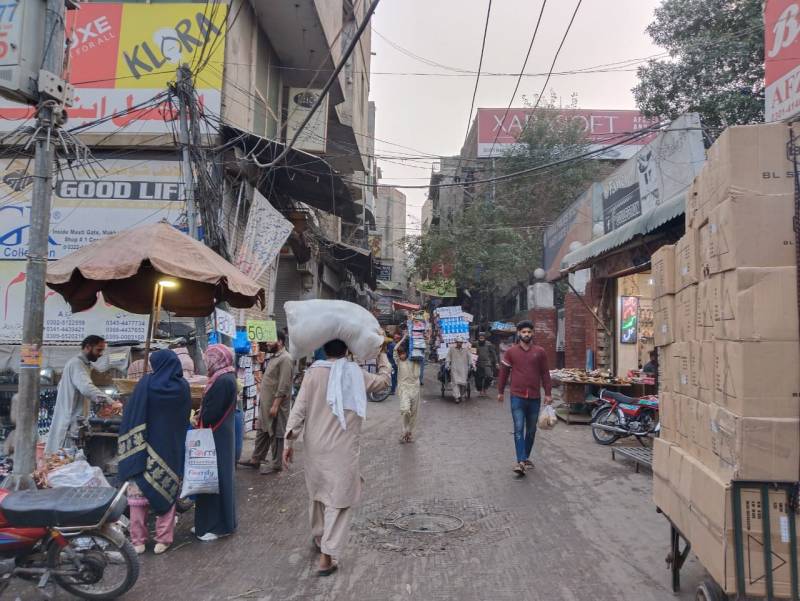 Akbari Gate: From cultural heritage to trash yard