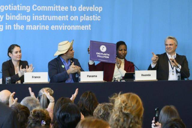 Treaty to curb plastic pollution delayed as talks require more time