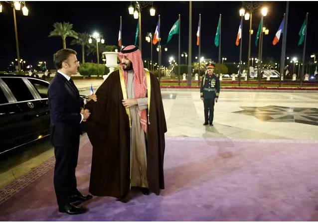 Macron, Saudi crown prince sign strategic partnership, call for Lebanon elections