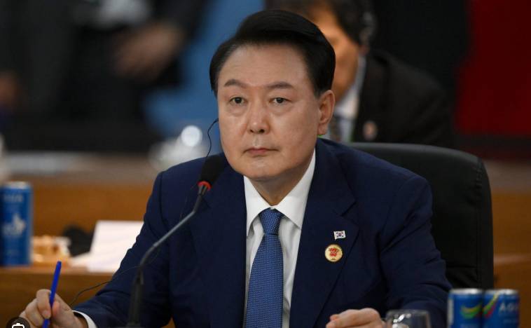 Lawmakers thwart South Korea president's bid to impose martial law