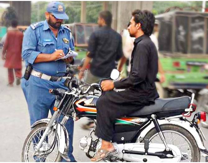 Motorcyclist gets Rs1,54,000 challan for 86 traffic violations in Lahore  