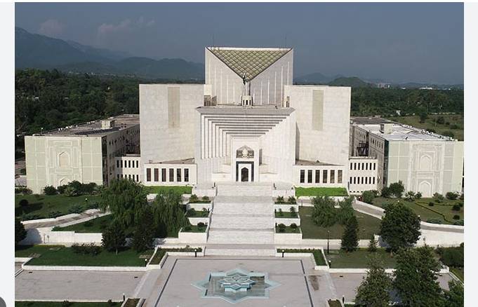 SC constitutional bench adjourns civilians’ military trials case