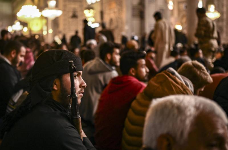 'Syria freed!': thousands cheer at famed Damascus mosque