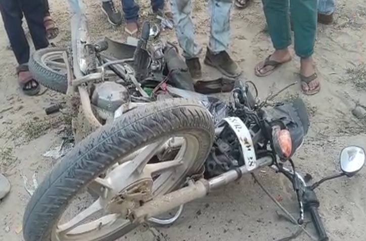 Two brothers die after truck crushes bike in Gujranwala 