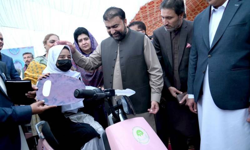 Pink Scooty Scheme: Balochistan CM distributes keys to college girls