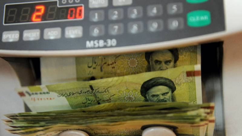 Iran lawmakers to summon economy minister over currency woes